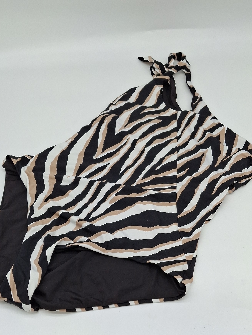 Trina Turk Vivant Asymmetrical One Piece Swimsuit Black White 12